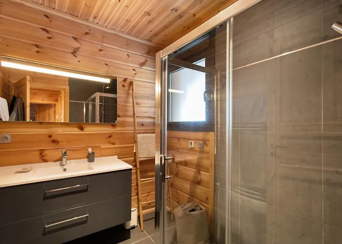 シャレー Les Lupins レ・ザングル